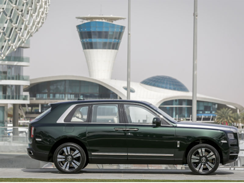 بالصور... 3 طرز استثنائية من "رولز- رويس" في أبوظبي